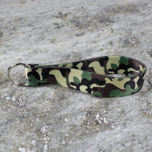 Camo Keychain Wristlet – Rugged Style Wrist Strap for Keys & Bags