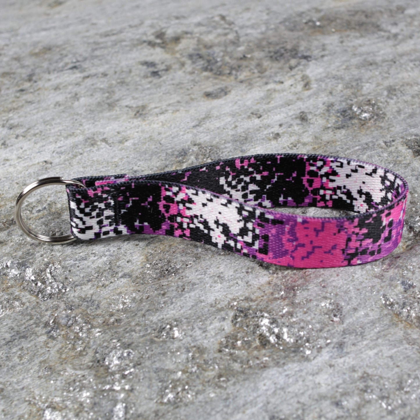 Camo Keychain Wristlet – Rugged Style Wrist Strap for Keys & Bags
