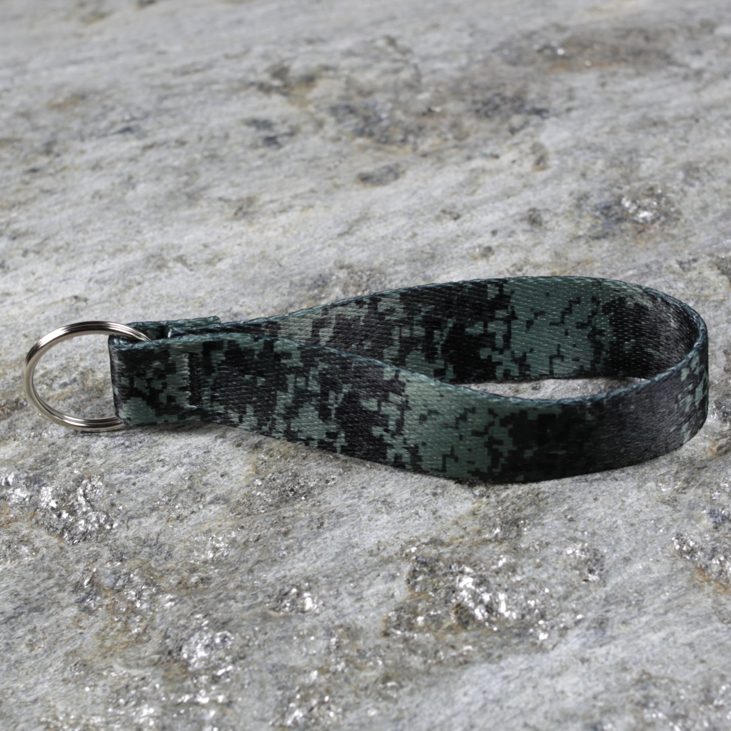 Camo Keychain Wristlet – Rugged Style Wrist Strap for Keys & Bags