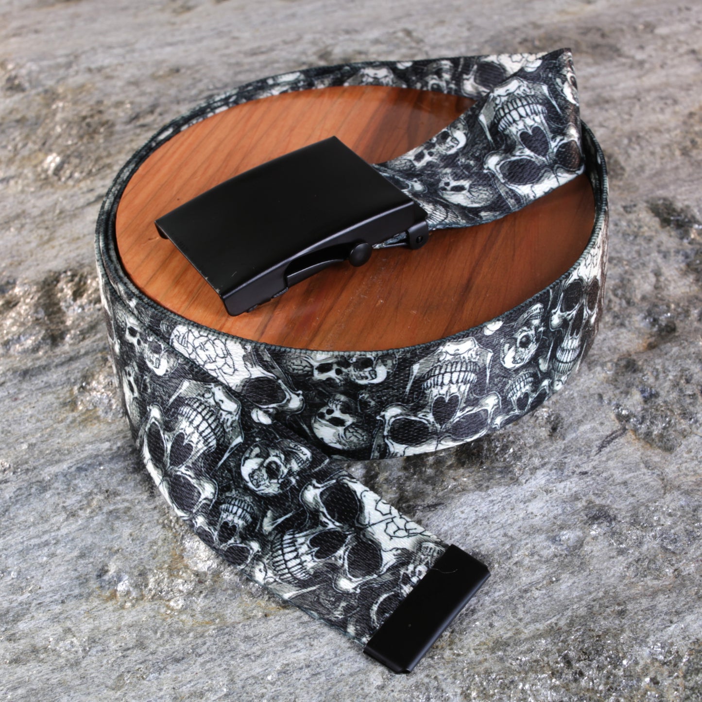 1.5" Skulls Belt – Horror Fashion, Goth Goals