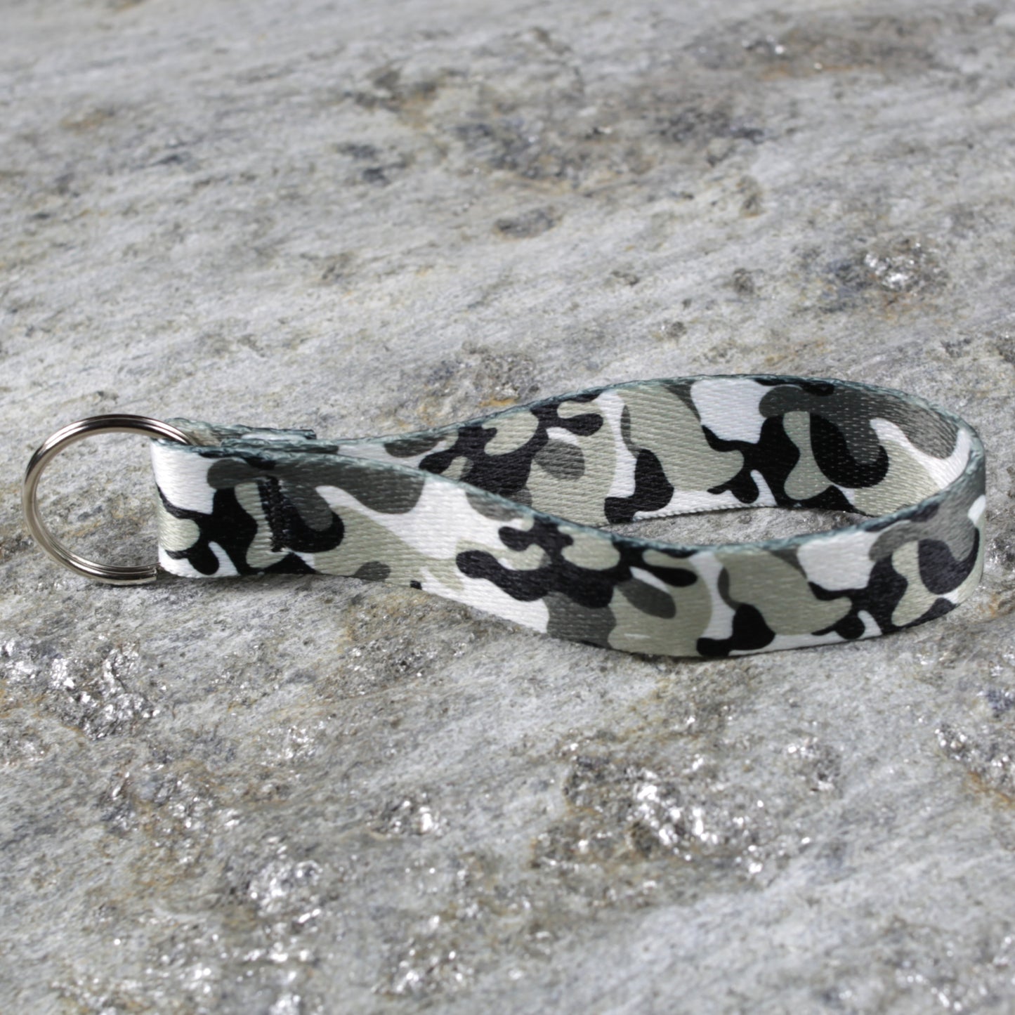 Camo Keychain Wristlet – Rugged Style Wrist Strap for Keys & Bags